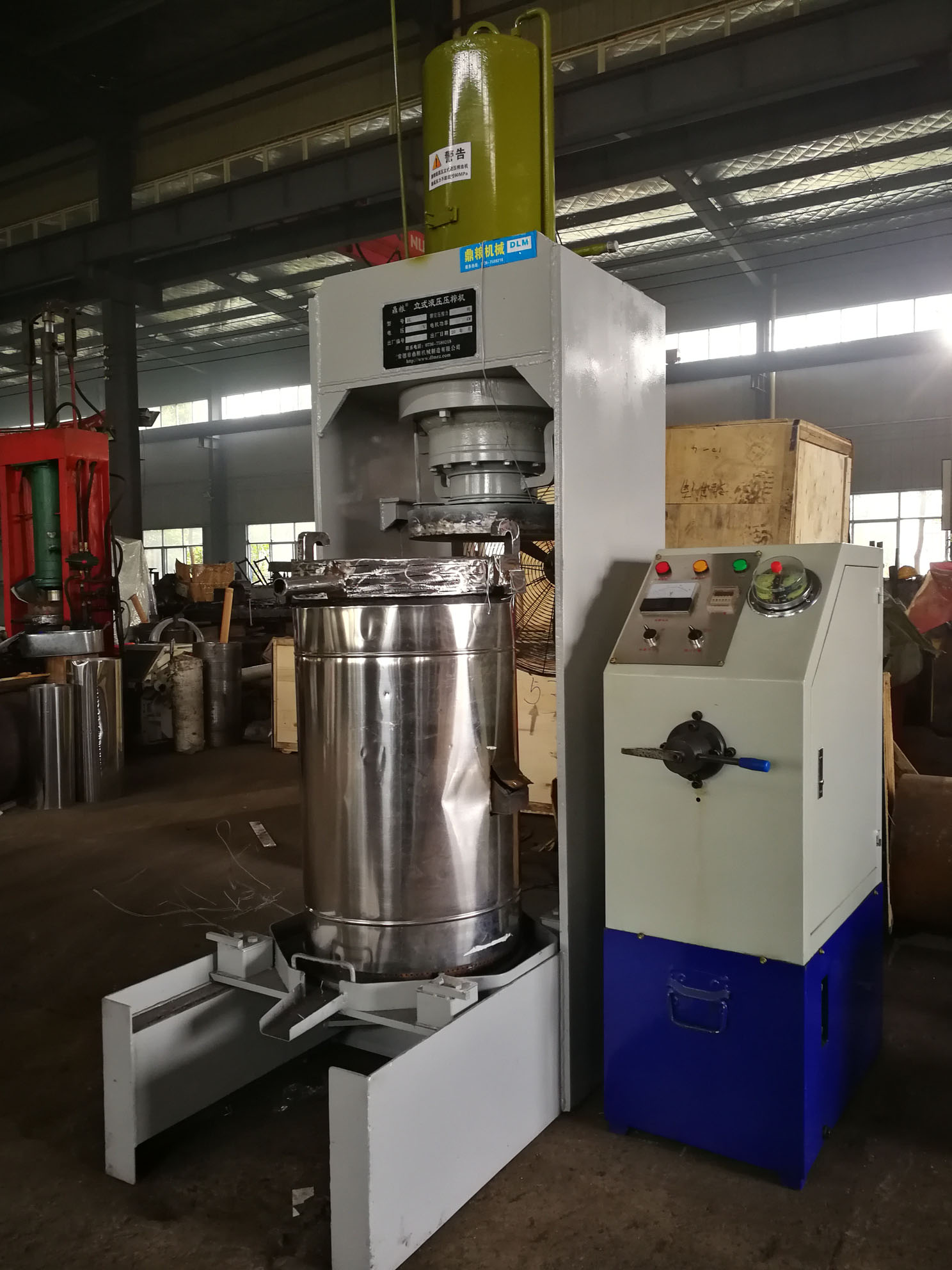 不銹鋼超高壓立式液壓壓榨機，果汁壓榨機，果渣壓榨機，藥材壓榨，油渣處理，白土壓榨
